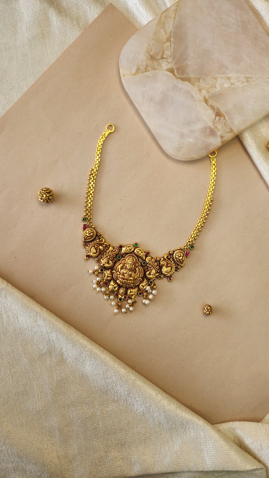 Short Lakshmi Necklace with pearls drops