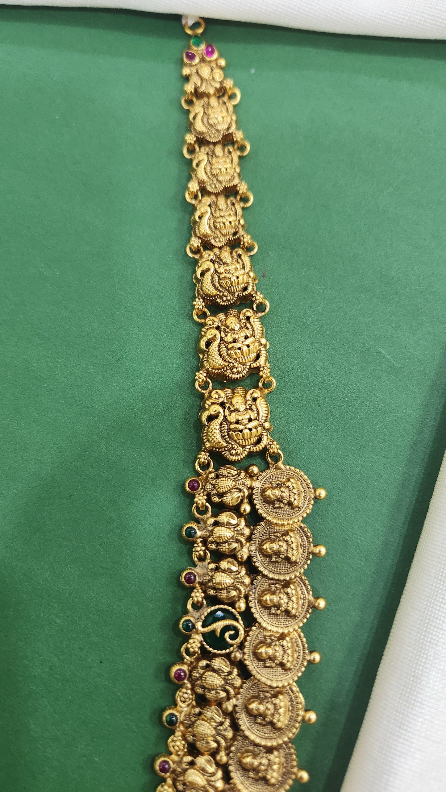 Ganda berunda and laxmi motif kasu hara