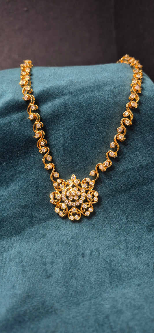 Close setting Stone necklace