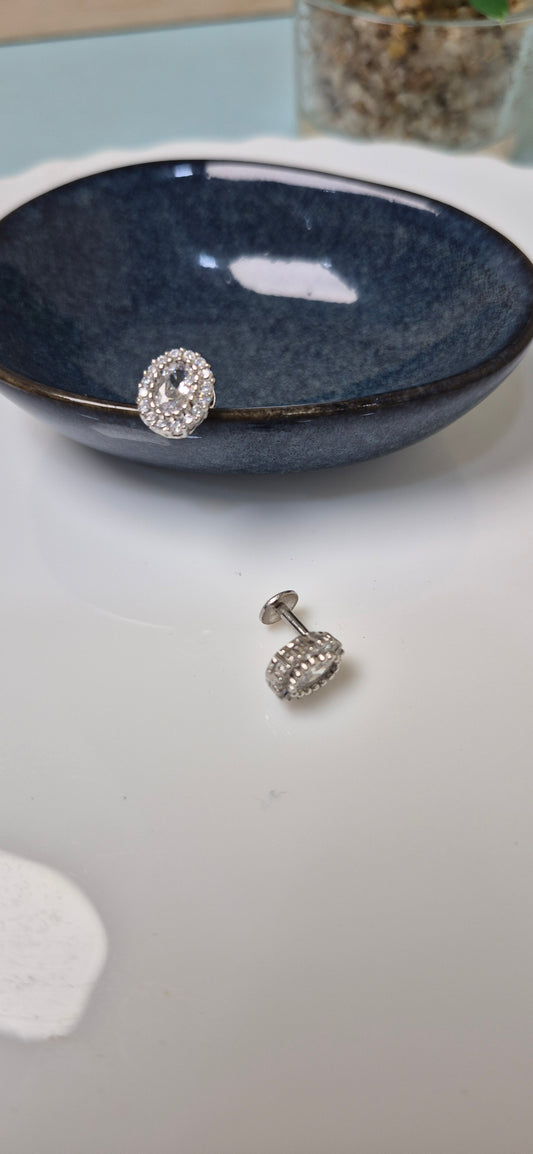 Oval stone stud