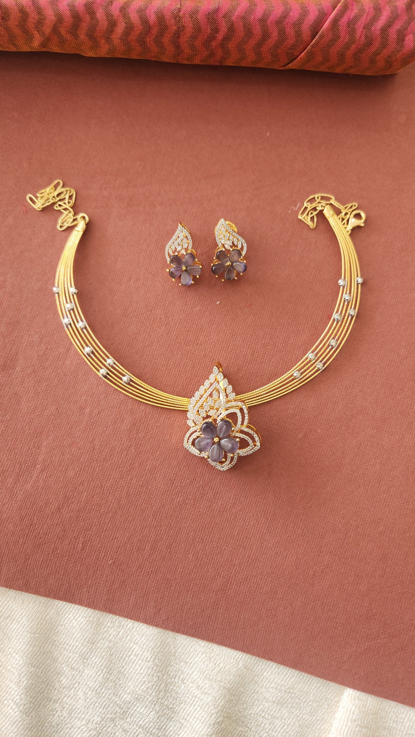 Hasli with lavender stone Victorian pendant set