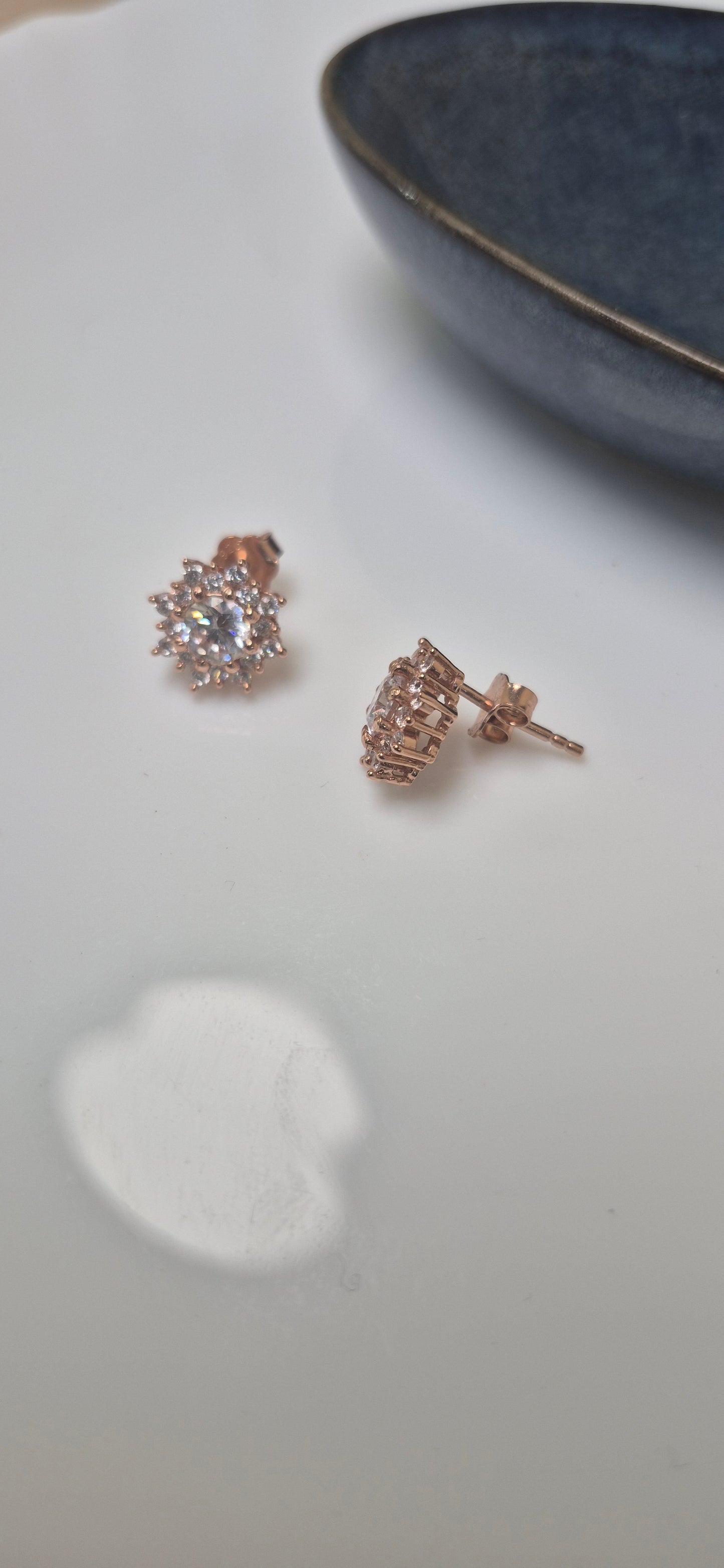Diamond design stud