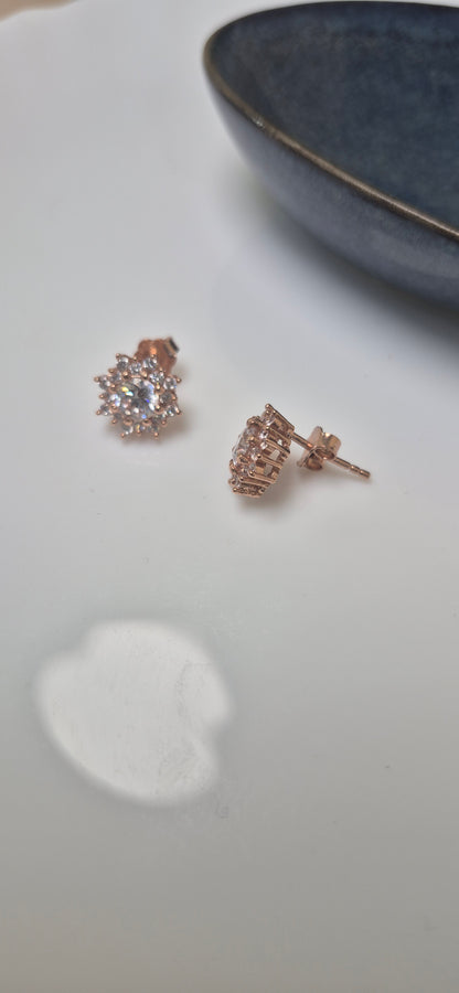 Diamond design stud
