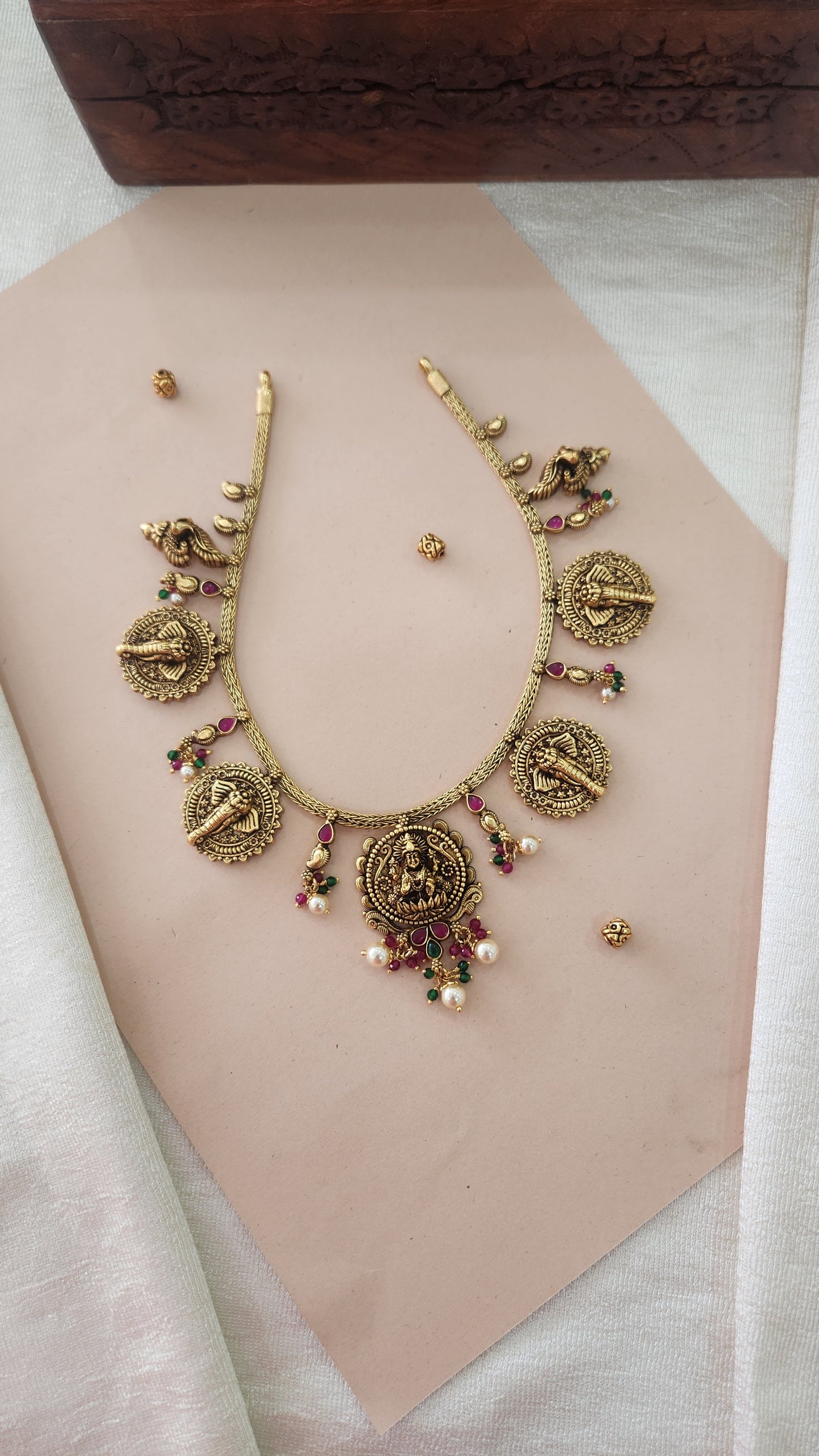 Light weight intricate work necklace