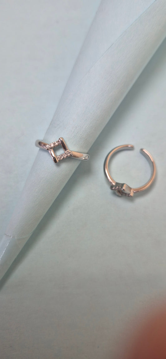 Square folded loop toe rings
