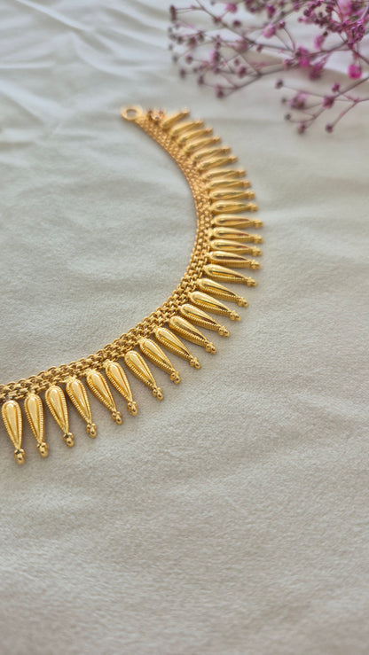 Malli mogala short necklace