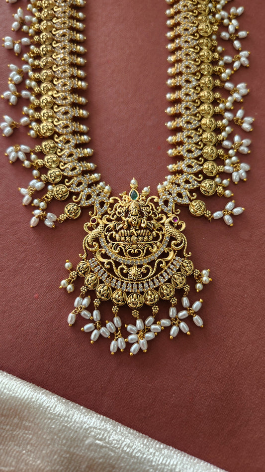 Gutta Puyallu style with stones haram