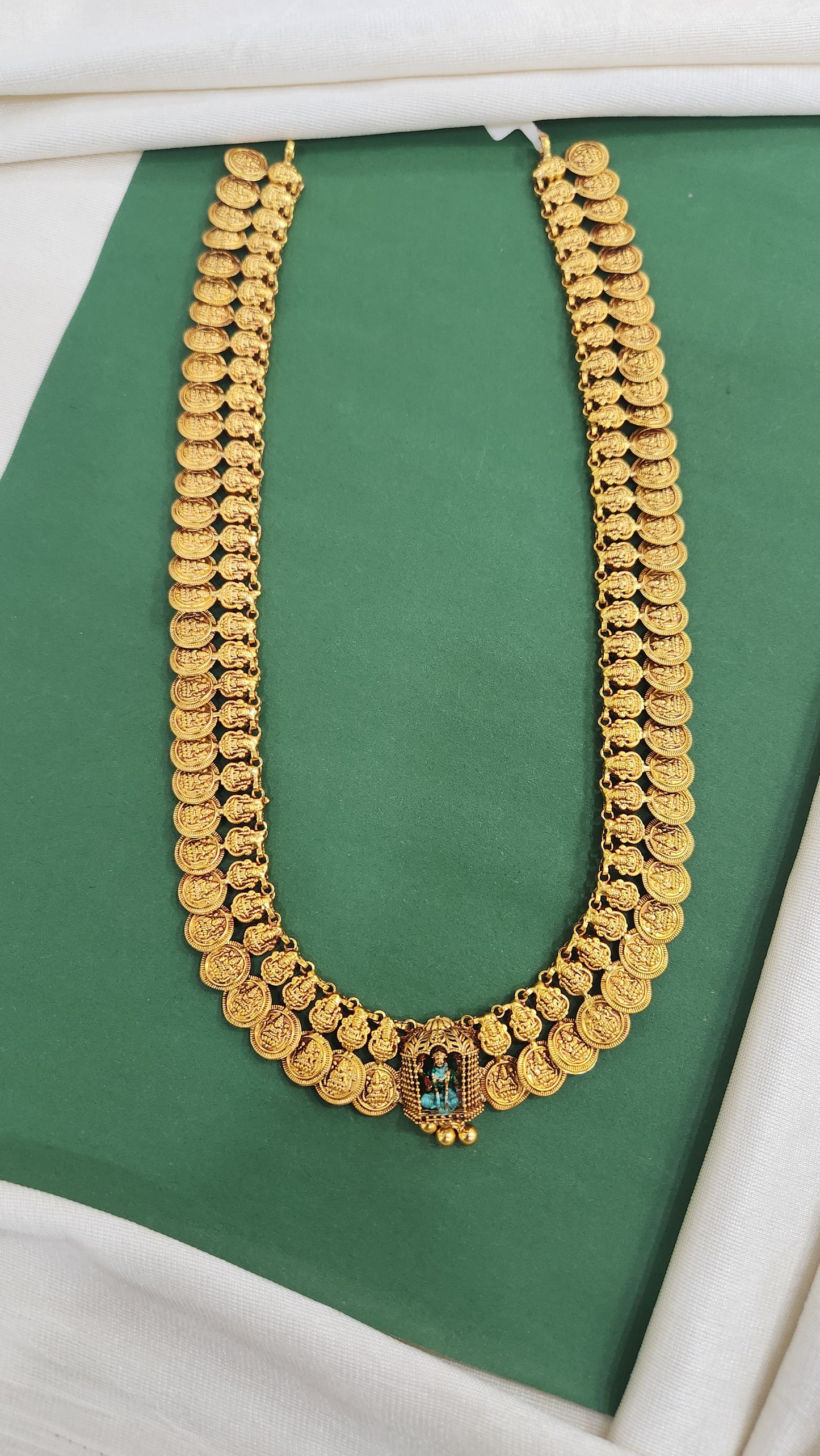 Light weight Kasu haram with small Laxmi embellished.