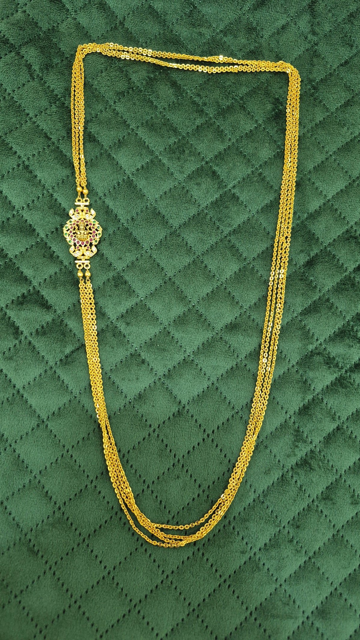 Tricolour mogappu Chandra Haram