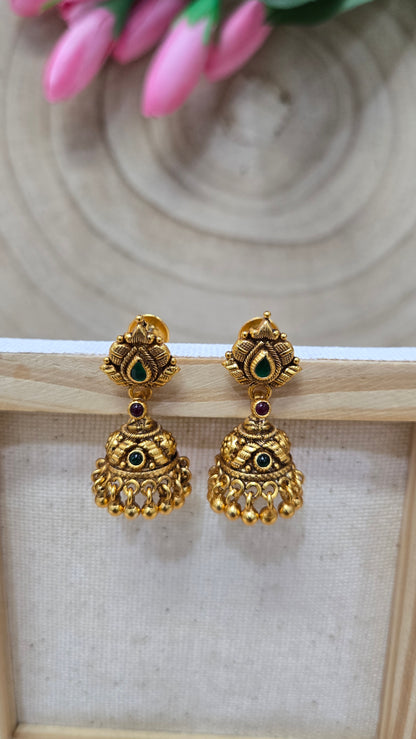 Gold balls jumka