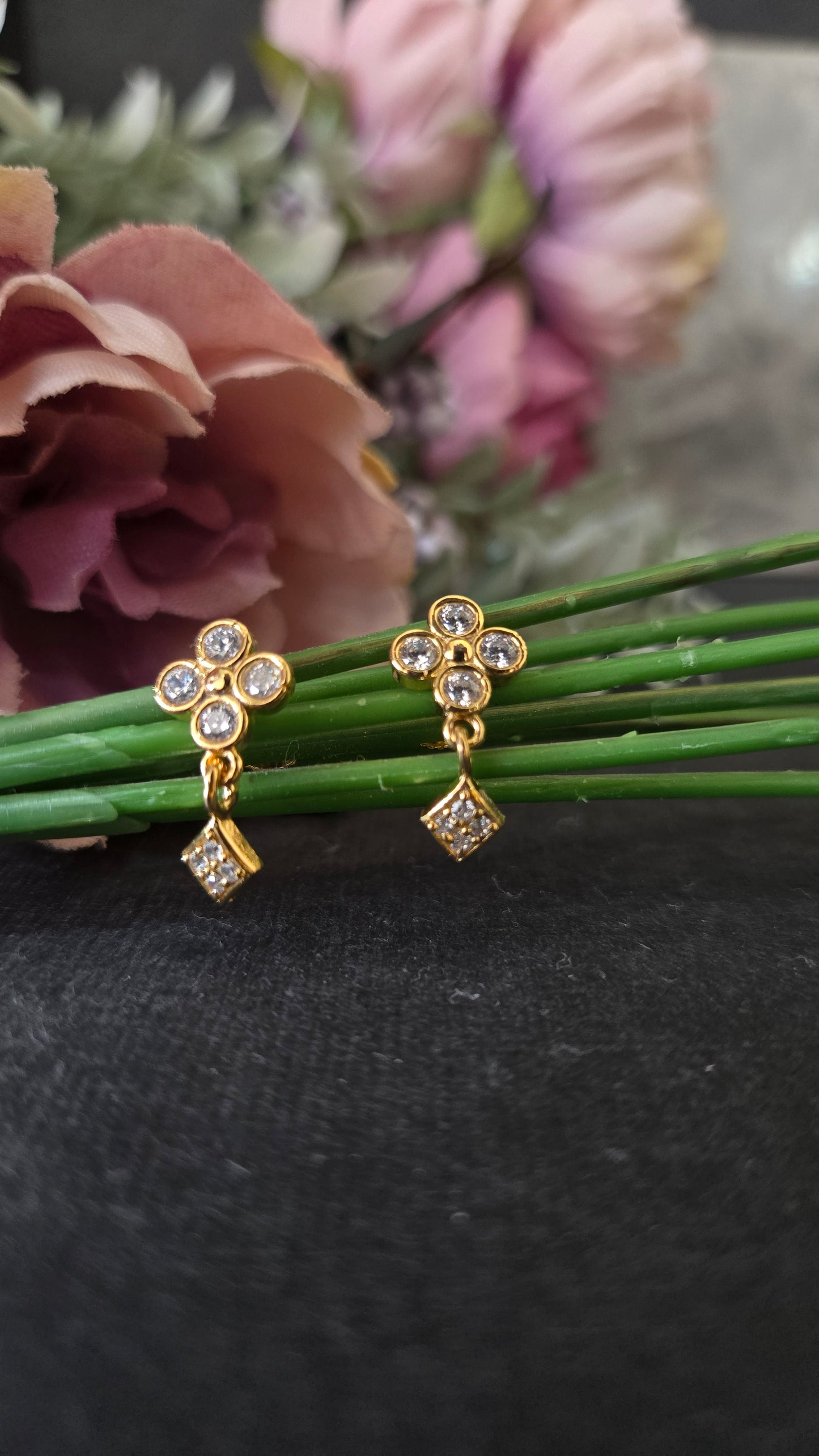 Small Stone stud