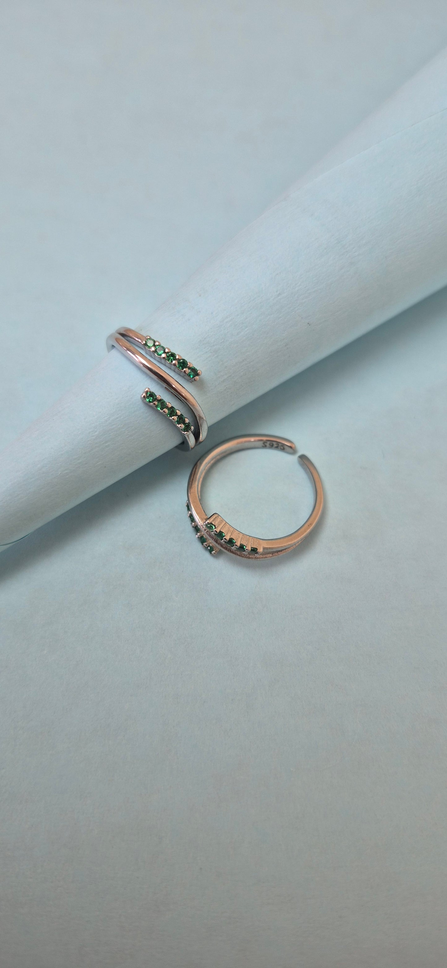Cross over Green stone toe rings