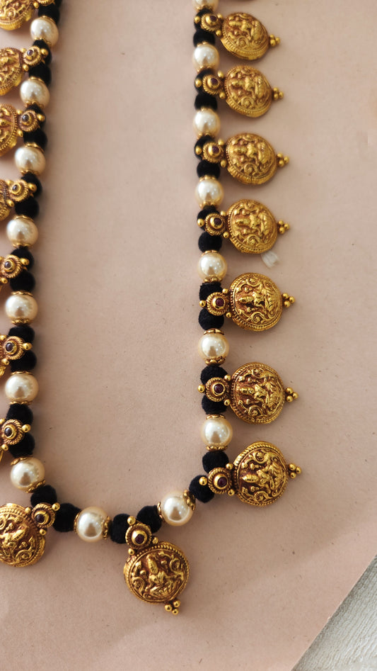Black thread Kasu and pearls Haram