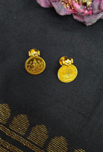 Kasu studs Earrings