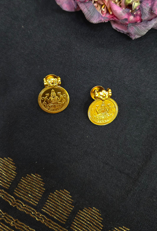 Kasu studs Earrings