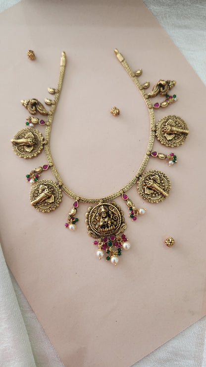 Light weight intricate work necklace