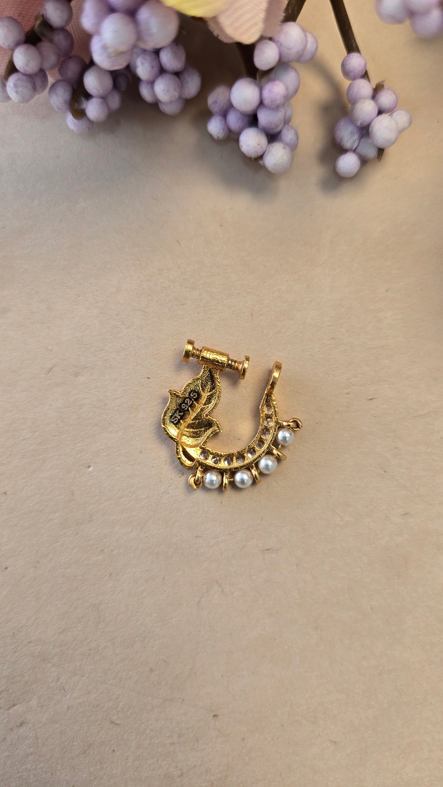 Nose pin