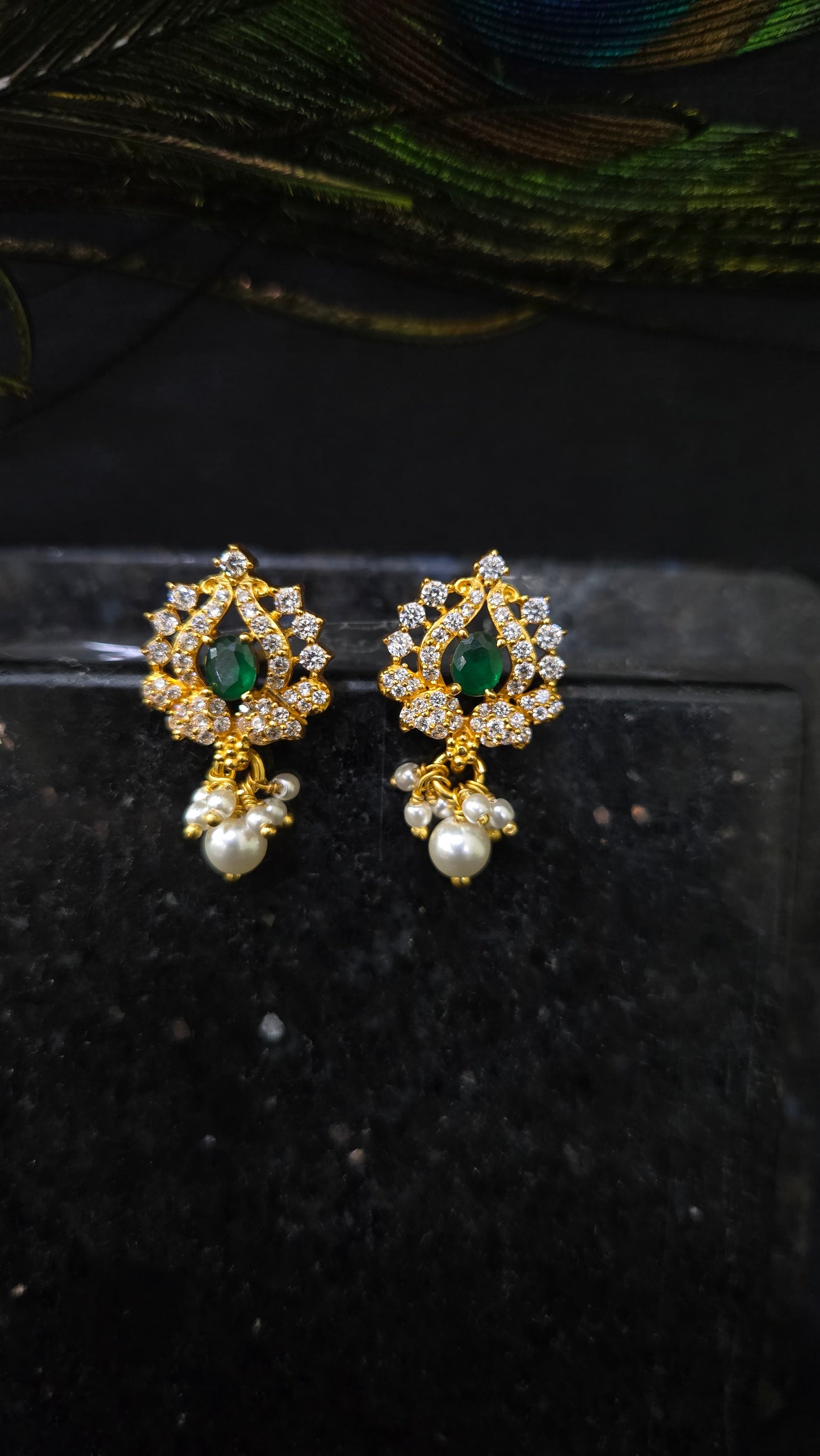 Zircon stud with pearl drops