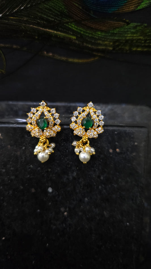Zircon stud with pearl drops