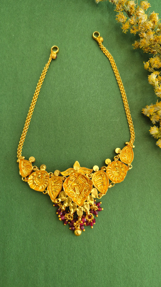 Nakas peacock short necklace