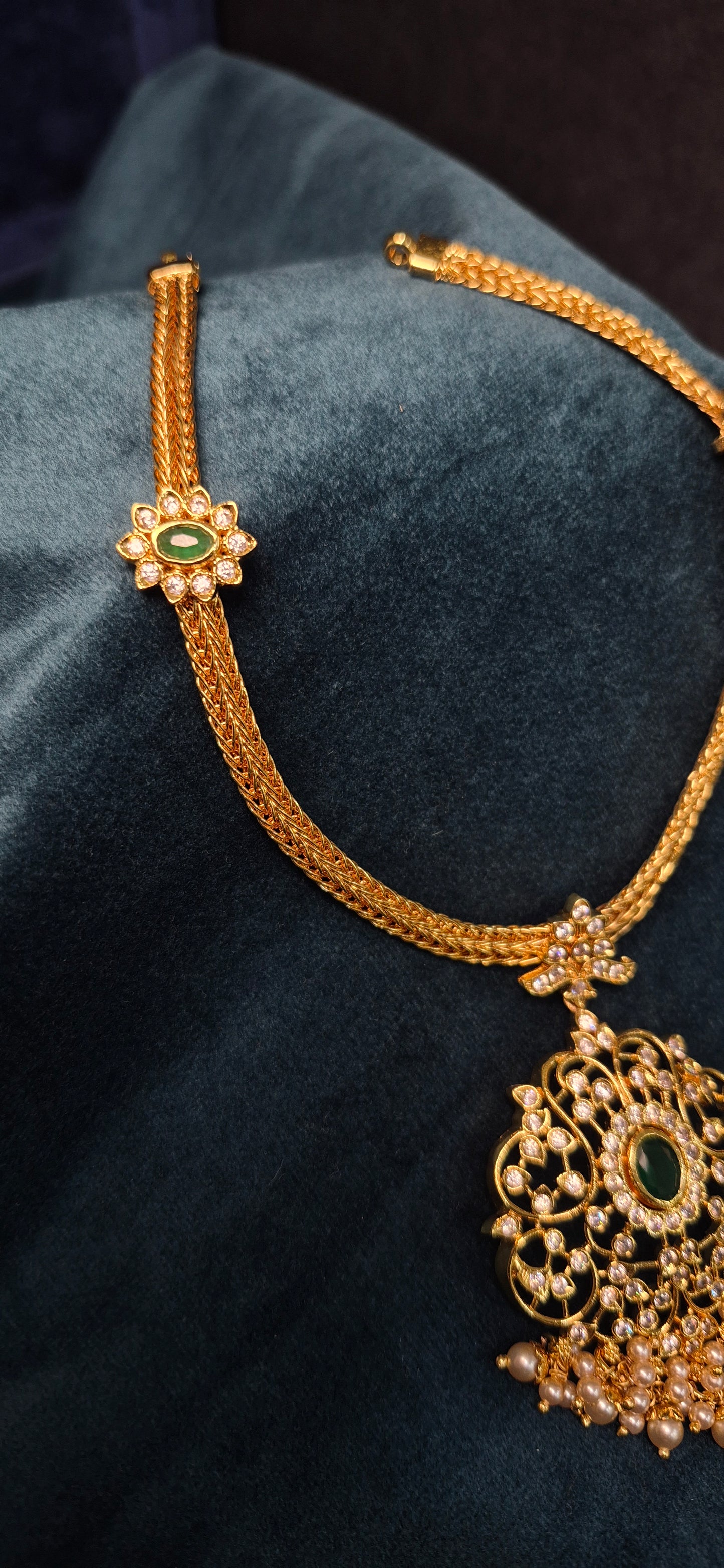 Stylish stone necklace