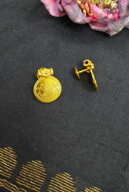 Kasu studs Earrings