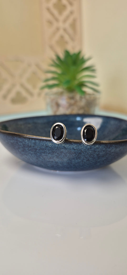 Black stone stud