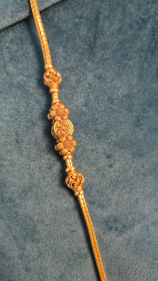 Double sided floral mangalyam chain