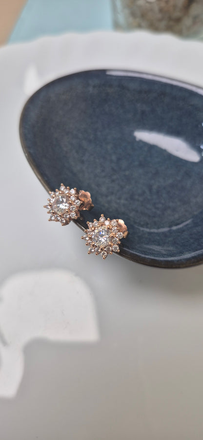 Diamond design stud