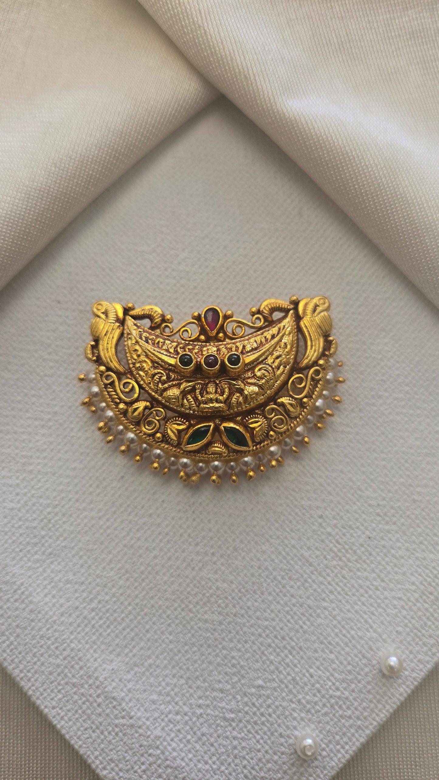 Coorgi cresent pendant