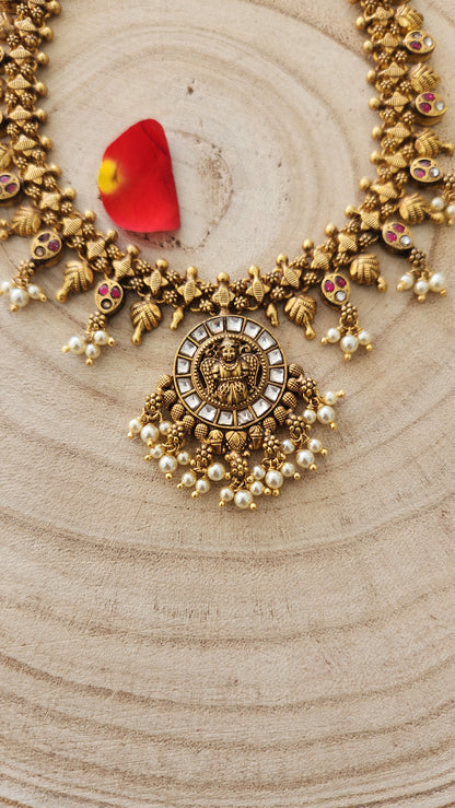 Deep Nakas Kundan Necklace with pearls
