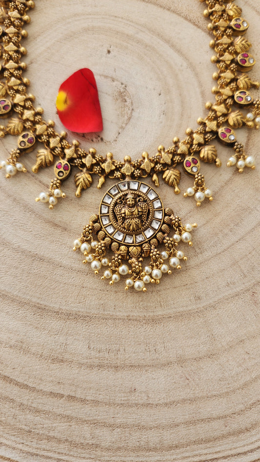 Deep Nakas Kundan Necklace with pearls