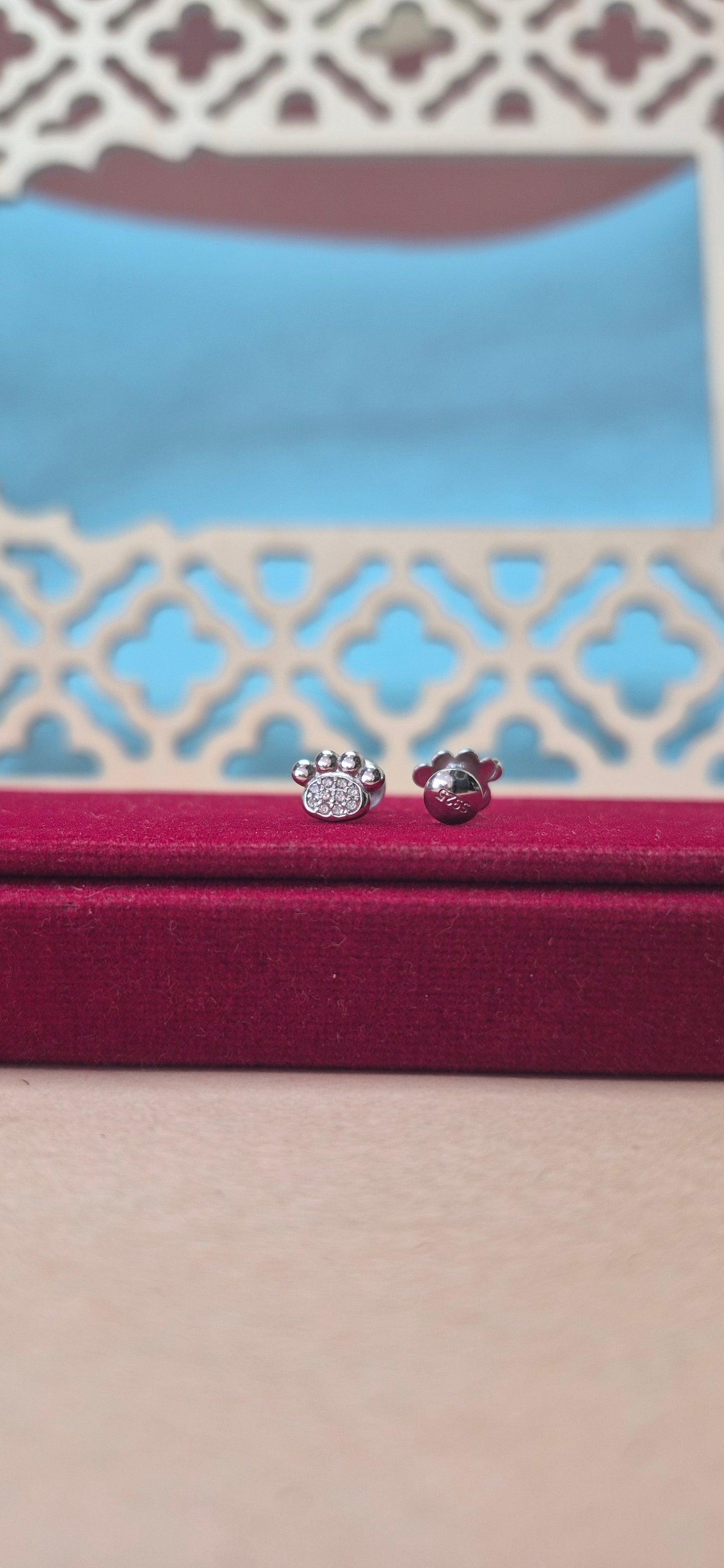 Stone Paw stud