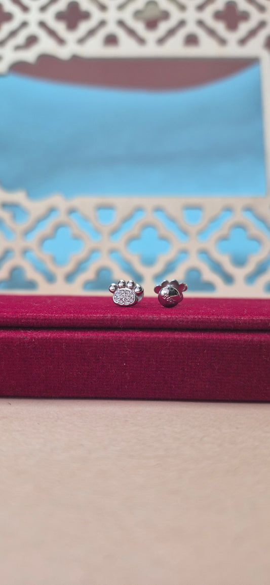 Stone Paw stud