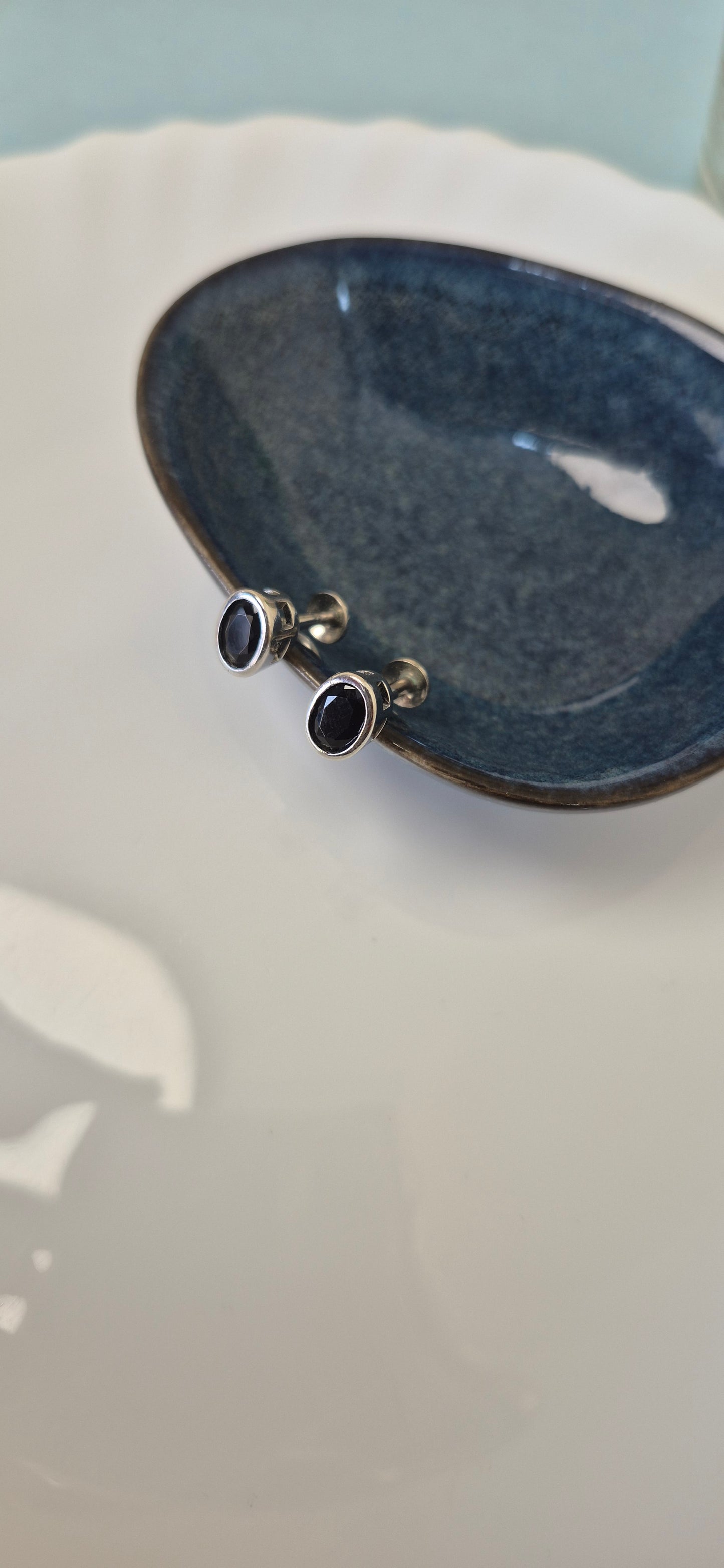 Black stone stud