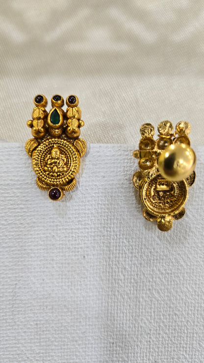 Kasu Stud Earrings
