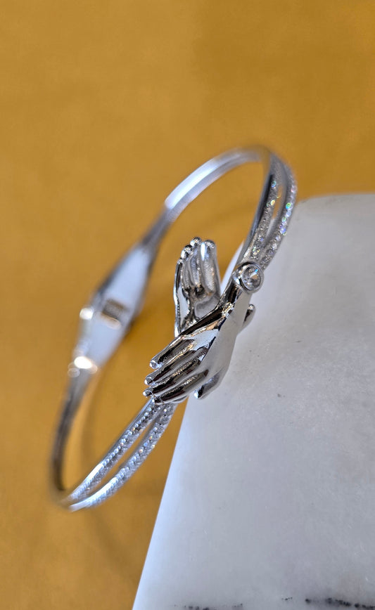 Hug sterling silver Bracelet