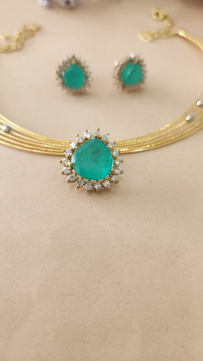 Hasli with Green stone Victorian pendant