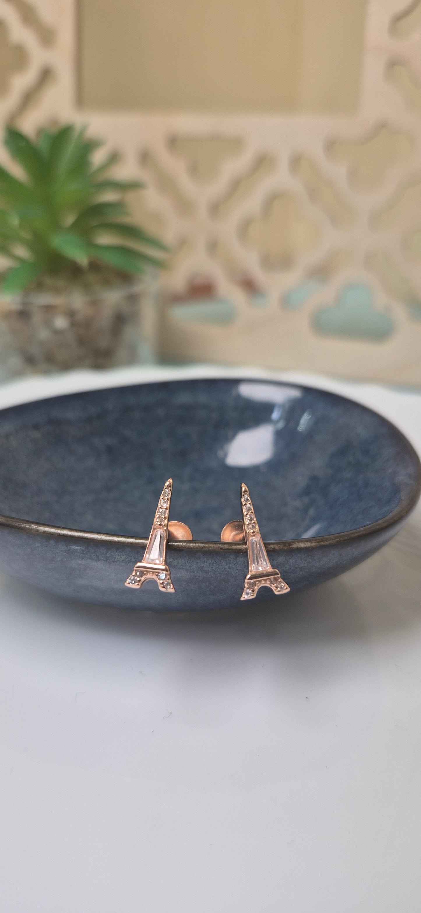 Eiffel Tower stud