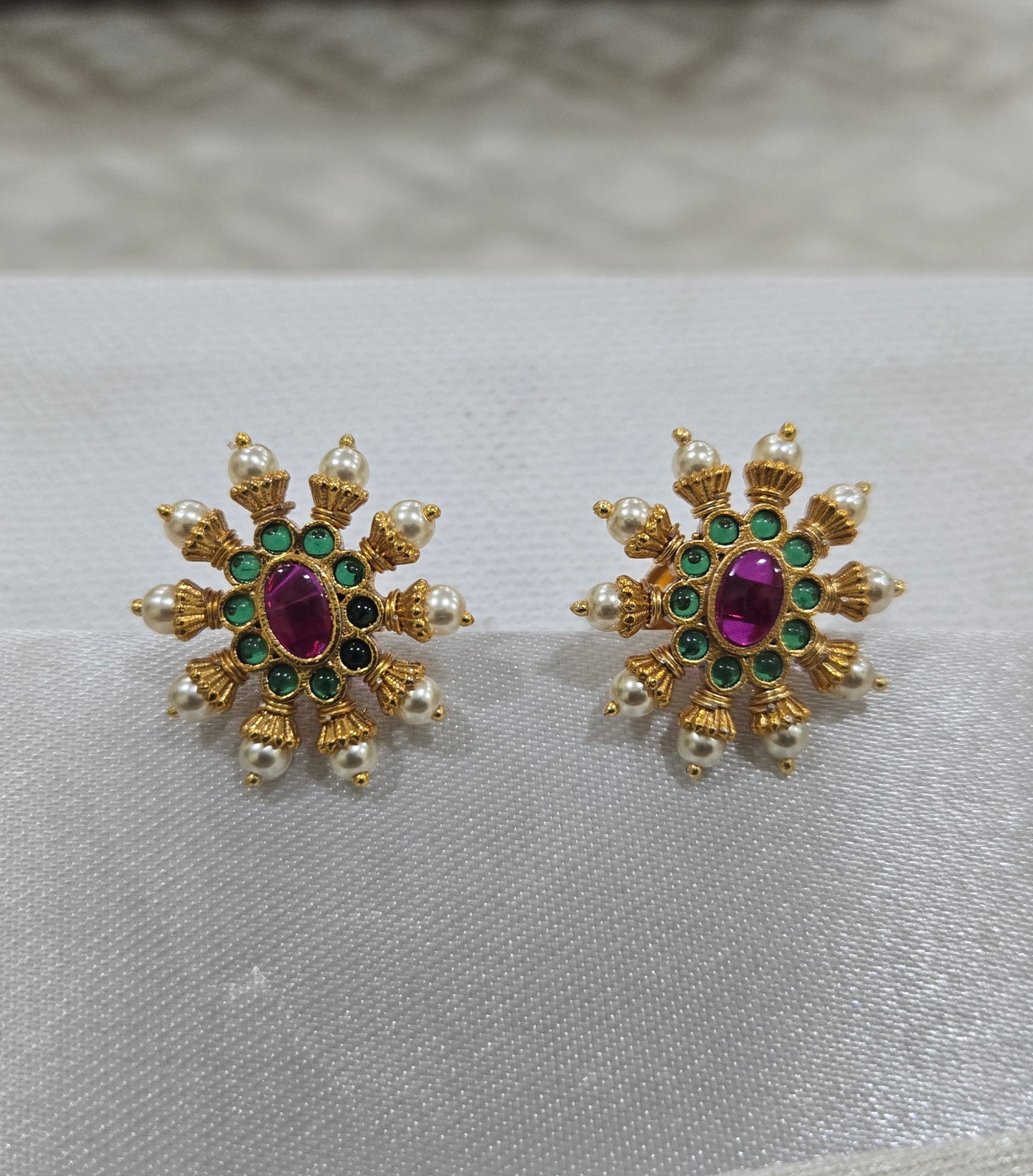 Pearl and kundan Stud Earrings