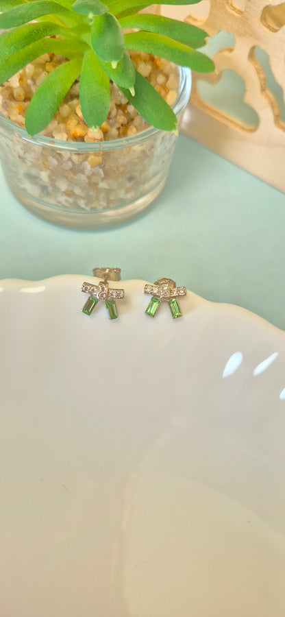 Green Bow stud