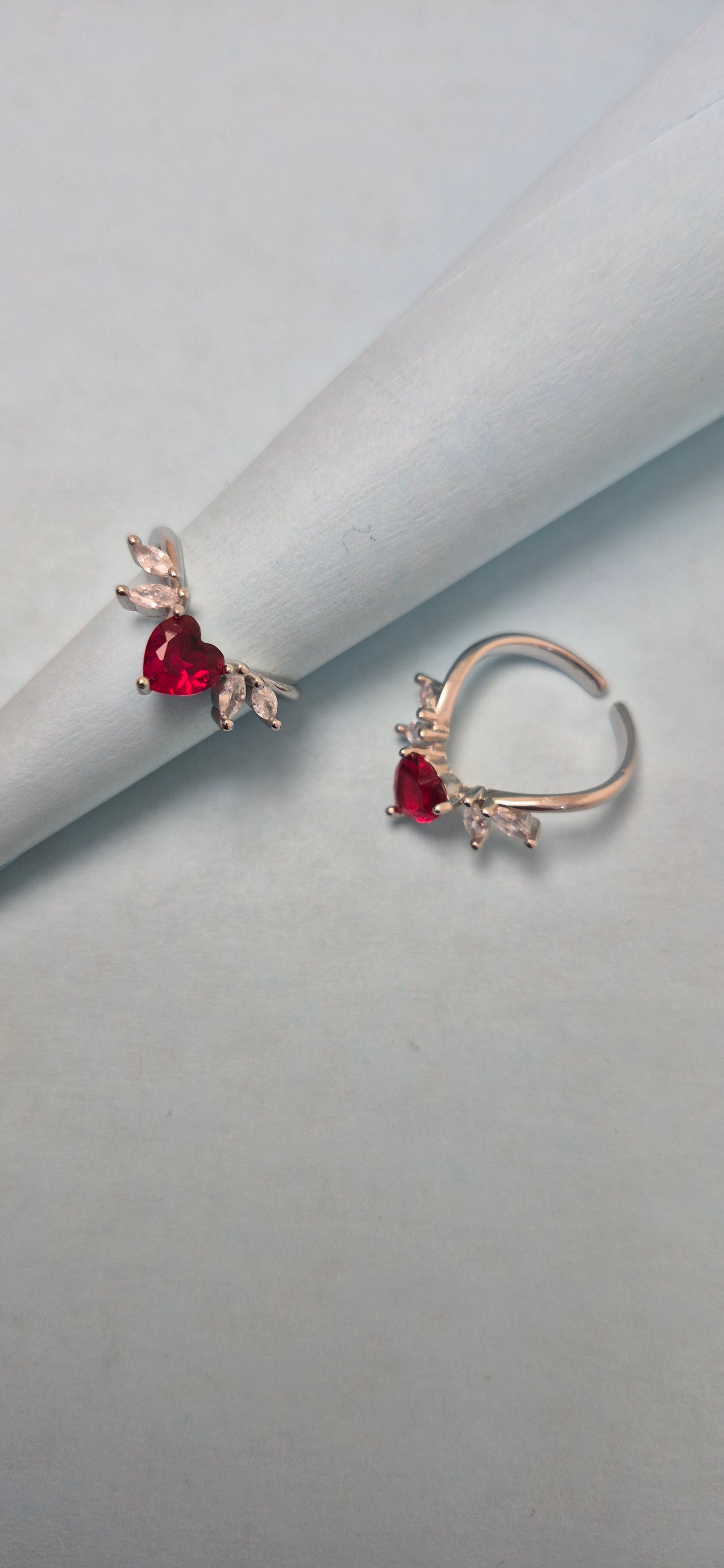 V style toe ring in Red