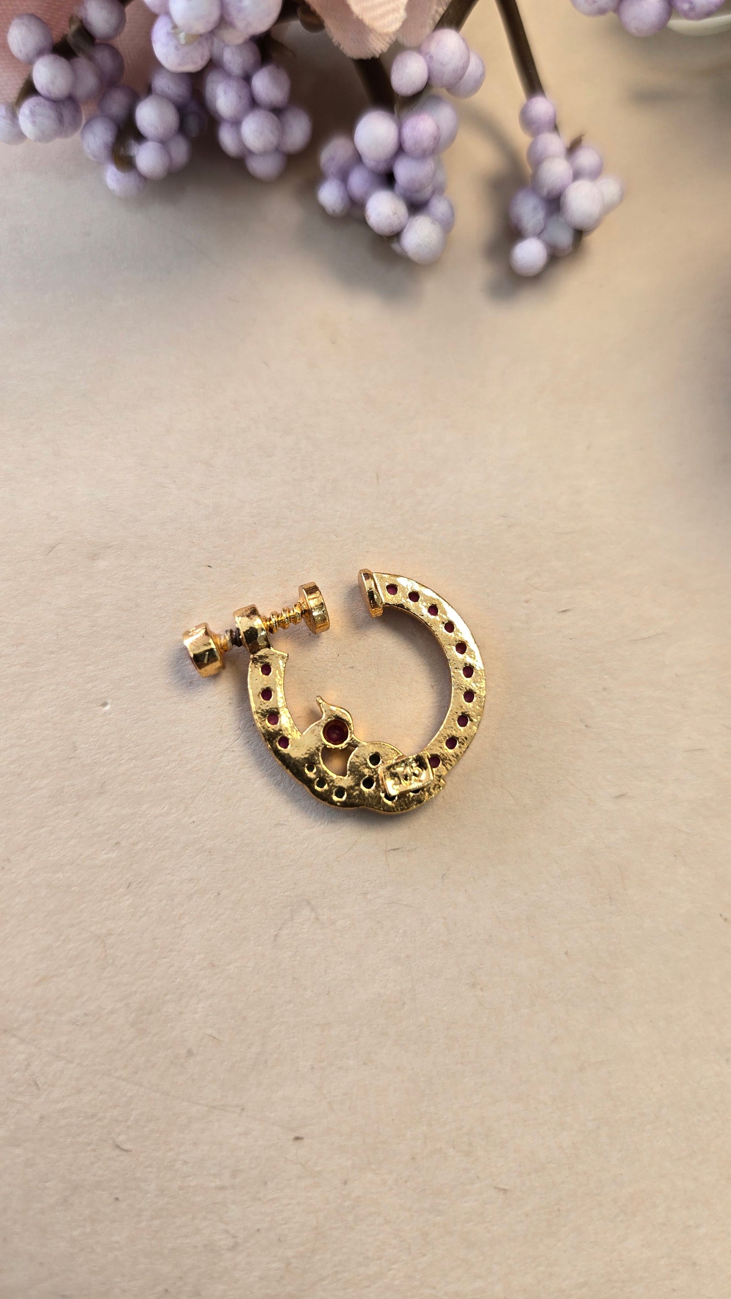 Nose pin
