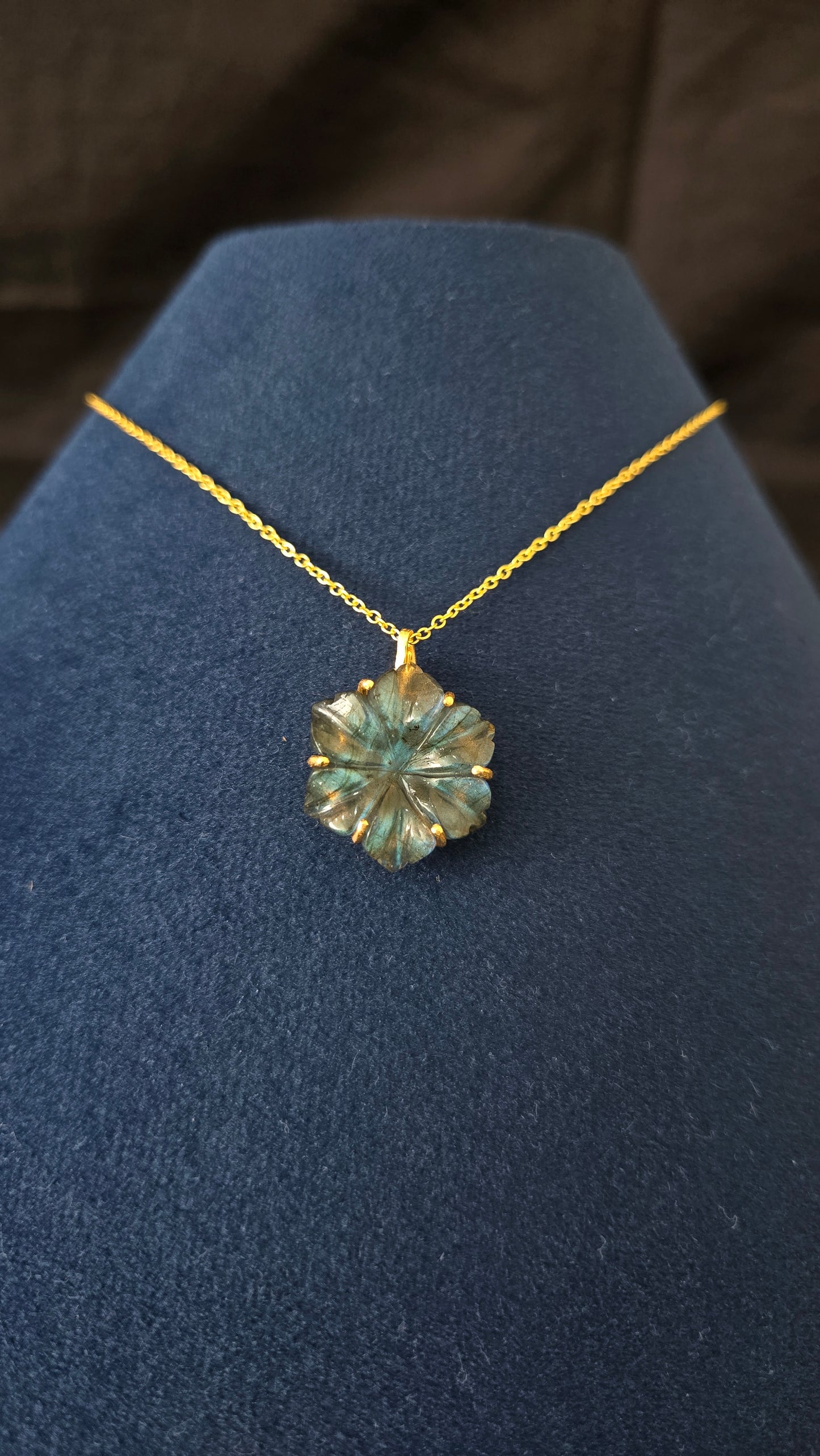 Labradorite flower carved gemstone pendant chain