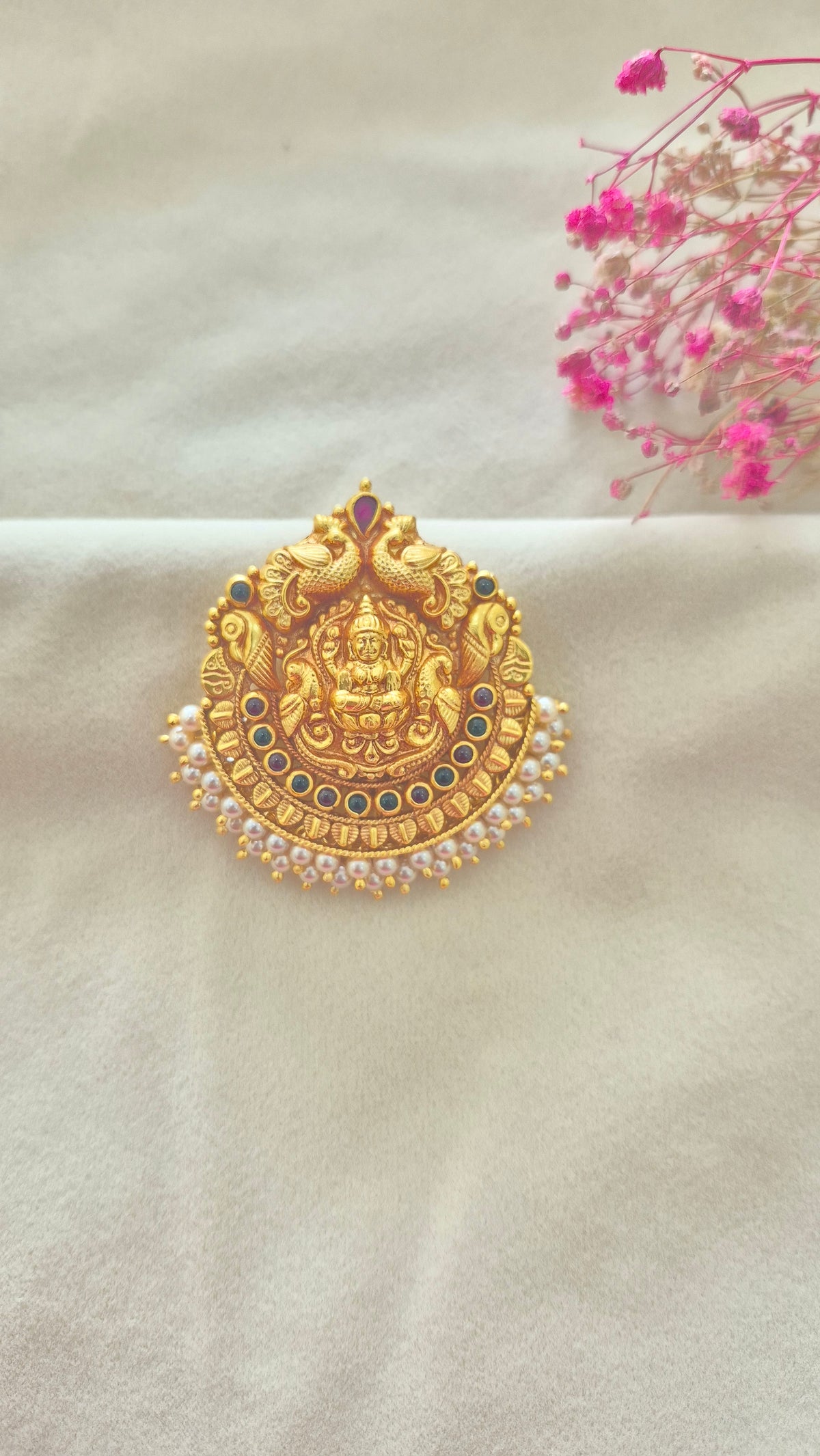 Nakas lakshmi Pearl pendant