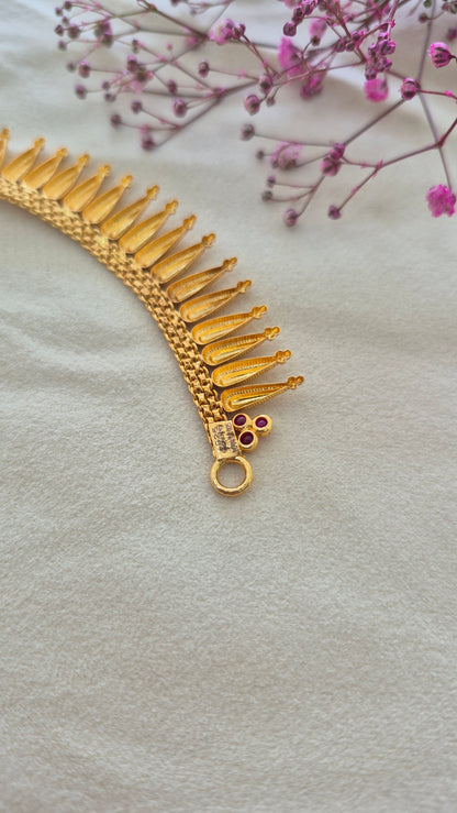 Malli mogala short necklace