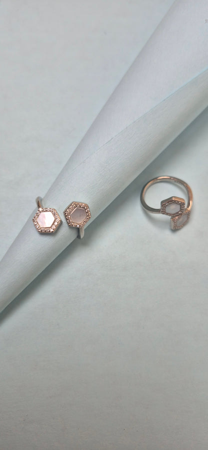 Octa MOP cuff toe ring..