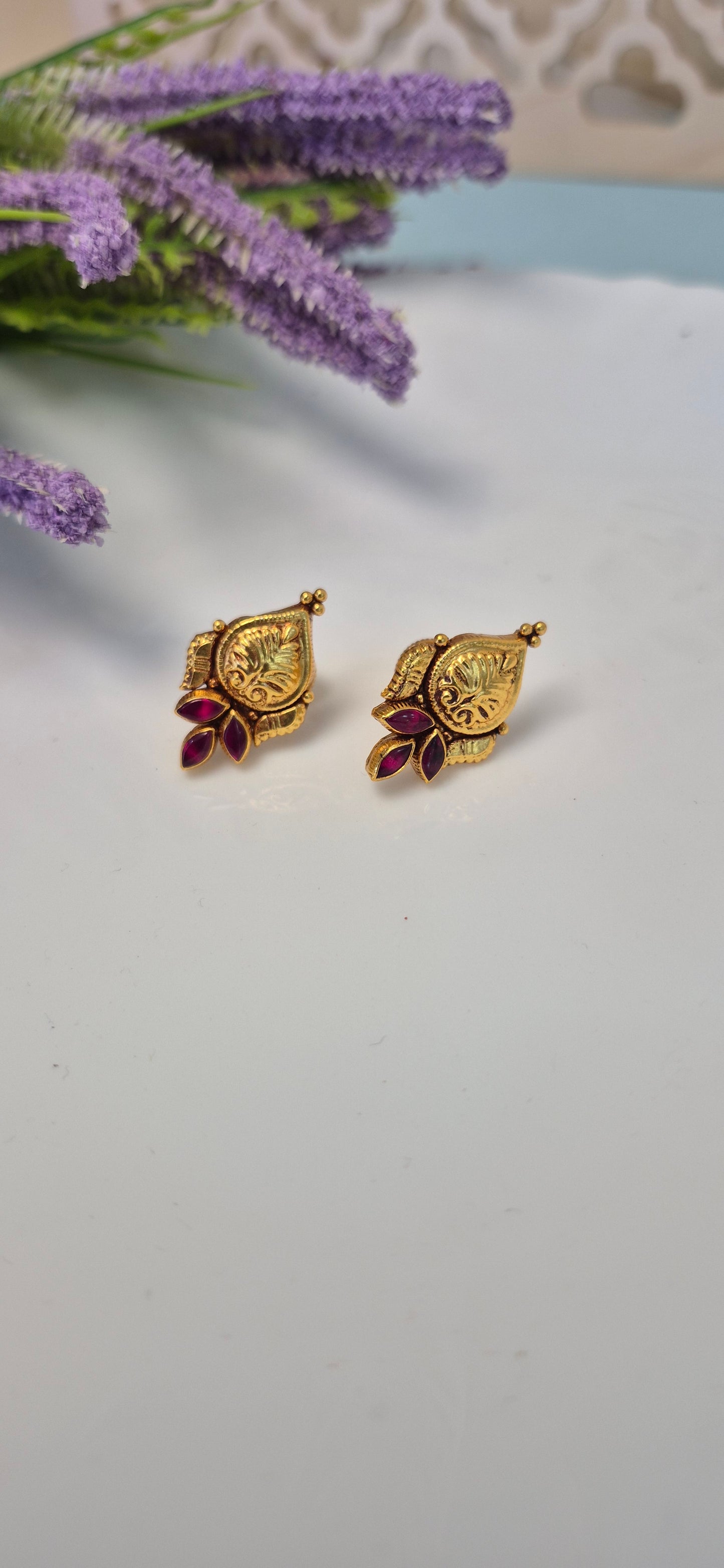 Kundan stud