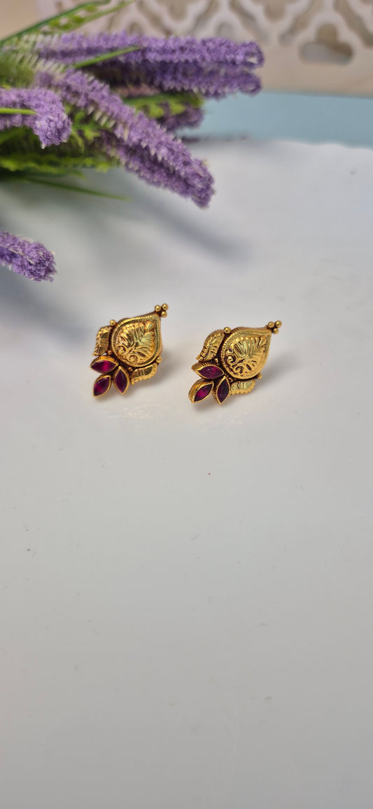 Kundan stud