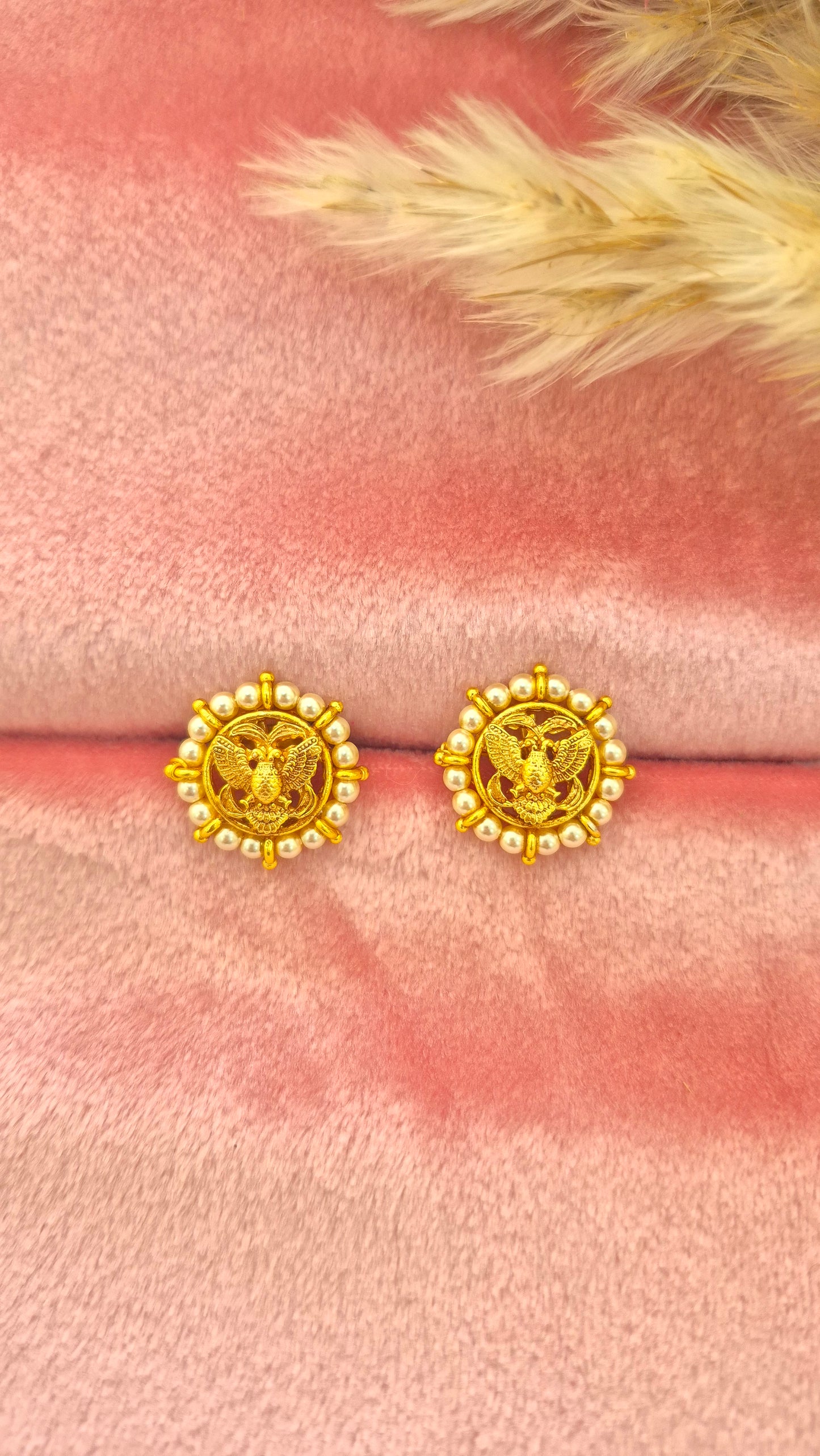 Pearl Gandaberunda Stud
